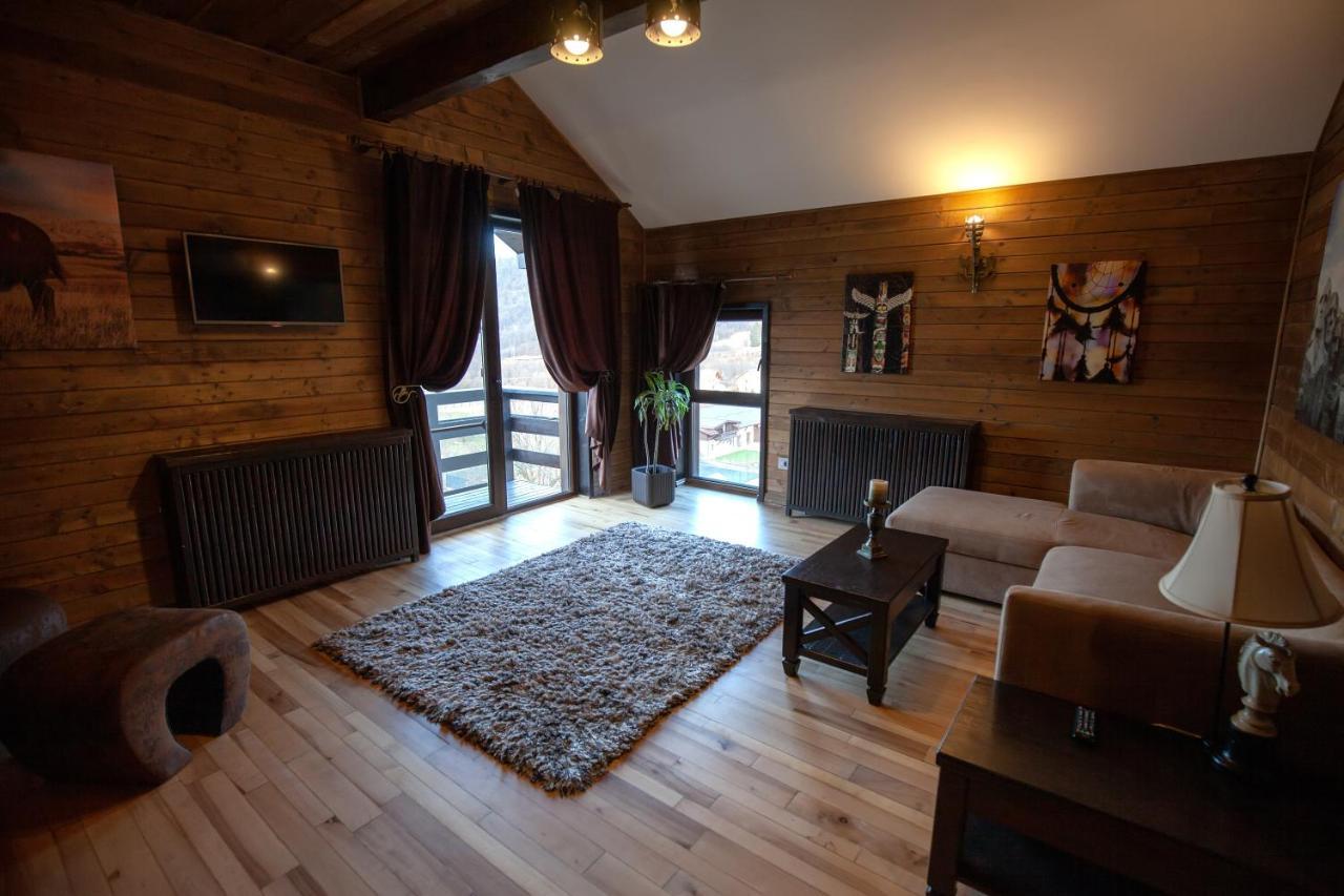 Hotel Maggie'S Ranch Rîşnov Exterior foto