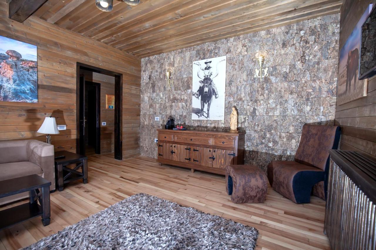 Hotel Maggie'S Ranch Rîşnov Exterior foto