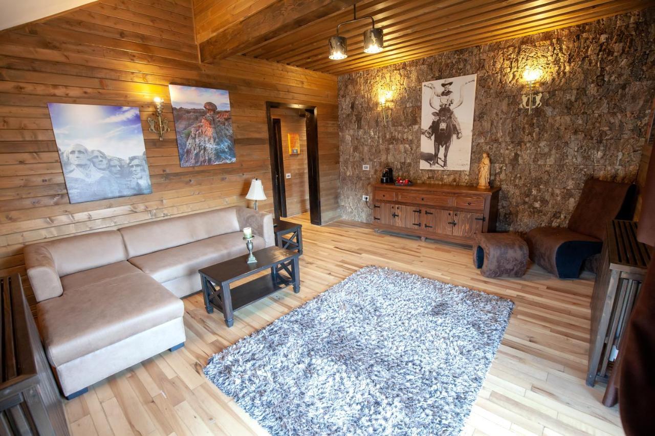 Hotel Maggie'S Ranch Rîşnov Exterior foto