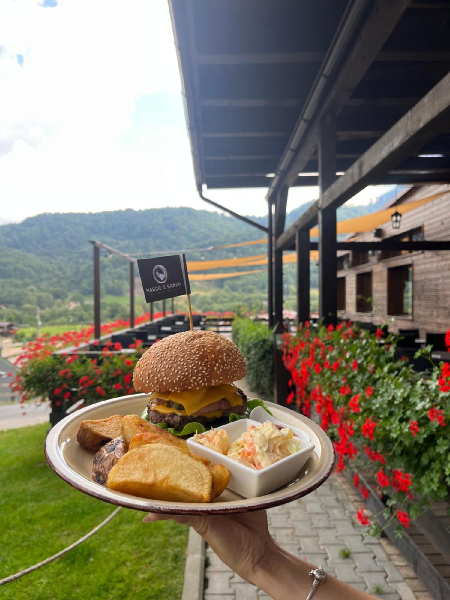 Hotel Maggie'S Ranch Rîşnov Exterior foto