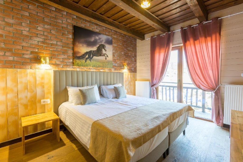 Hotel Maggie'S Ranch Rîşnov Exterior foto