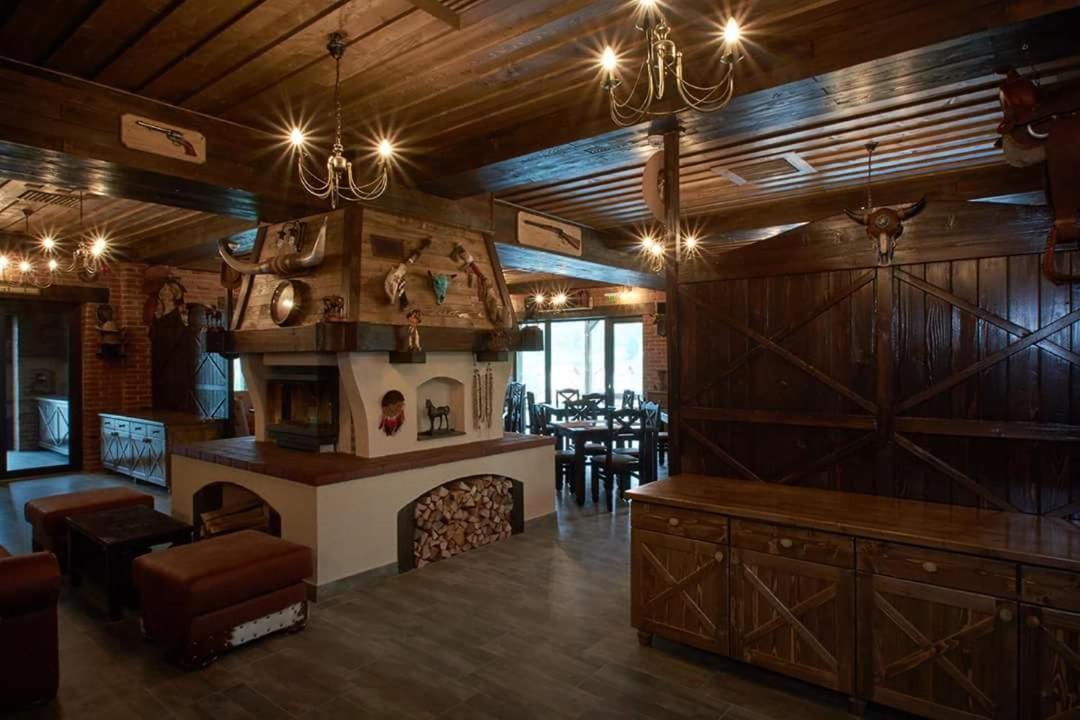 Hotel Maggie'S Ranch Rîşnov Exterior foto